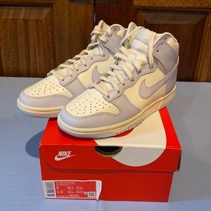 Nike Dunk High (WMNS Size 9)